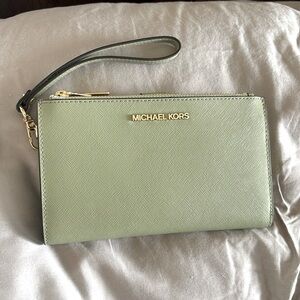 Michael Kors Jet Set Travel Double Zip Wallet